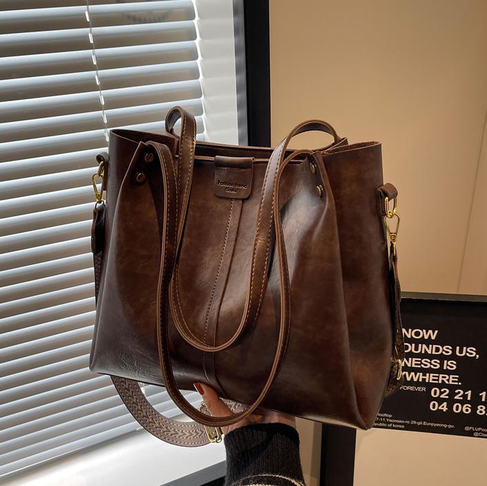 Free shipping designer Vintage Commuter Bag Work Tote Bag Large Capacity Women Bag 2025 New Versatile Casual High-end Shoulder Bag Crossbody Bag