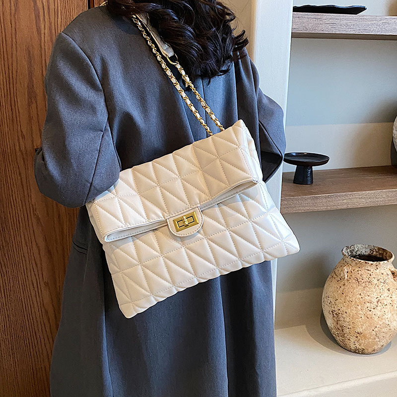 Free shipping designer Large Capacity Quilted Chain Bag for Women 2025 New Versatile Fashion Shoulder Bag High-end Trendy Underarm Bag