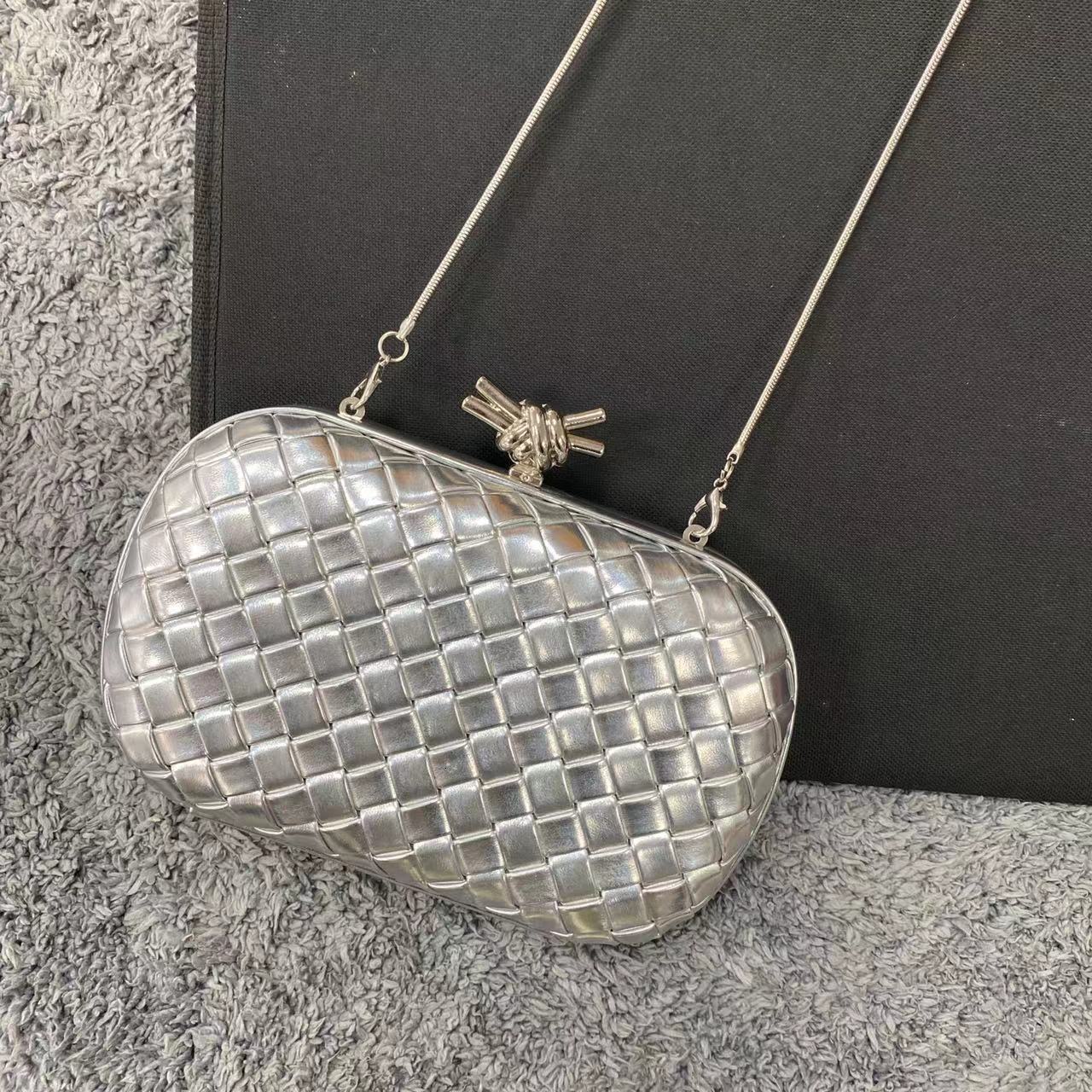 Free Shipping Designer 2025 New Luxury Bag Small High-end Woven Evening Bag Handbag Women's Fashionable Evening Bag