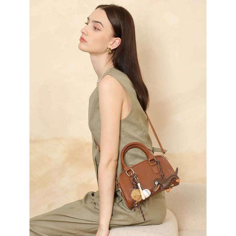 2025 New Second-Layer Cowhide Boston Women's Commuting Versatile Bowling Bag Niche Design Support Free Gold Stamping