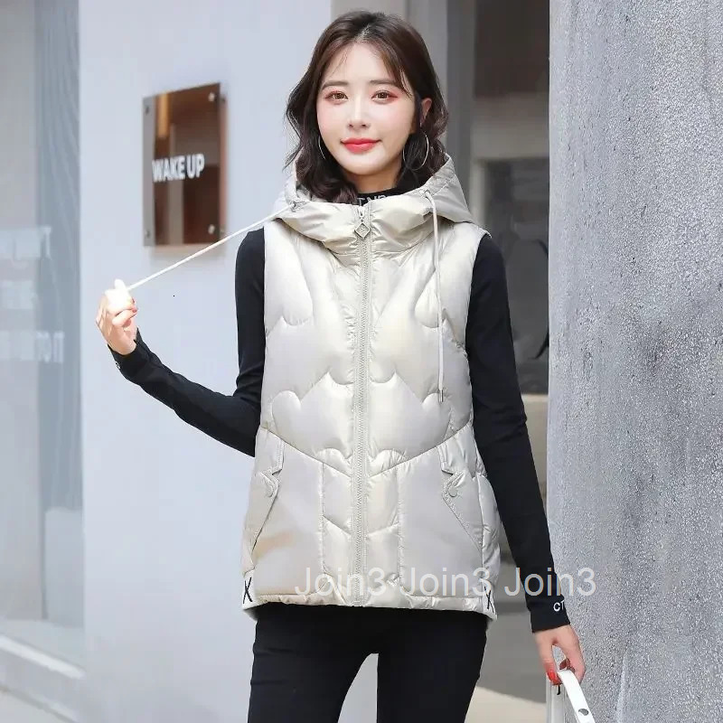 Short Loose Womens Down Vests Half Working Lightweight Padded Winter Clothing Lady Puffer Giletes Clothes Fashion 2025 Trend