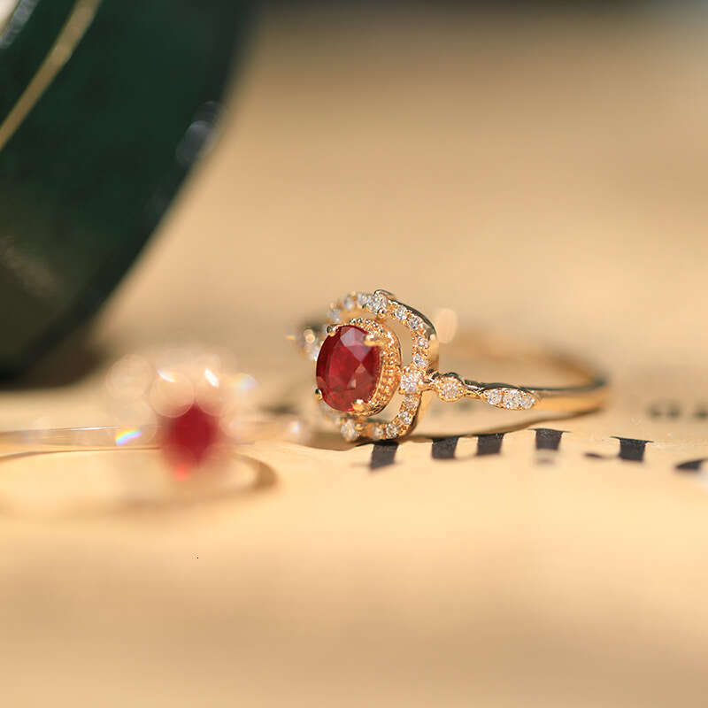 Red Oval Light Luxury Natural Inlaid Color Palace Style Exquisite Ring
