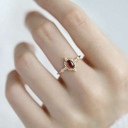 Rose-Colored You" Oval Flower for Women, Ins Style, Pomegranate Red, Delicate Open Ring with a High-End Feel