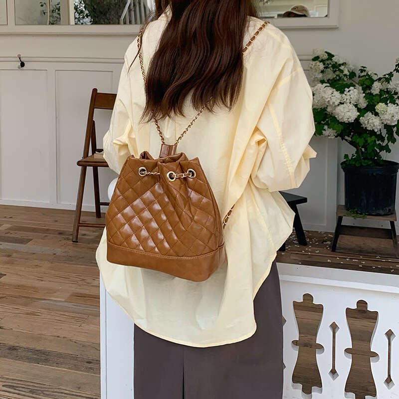 2025 New Fashionable Chain Elegant Stylish Bucket Quilted Backpack New Trendy Small Style Crossbody Bag