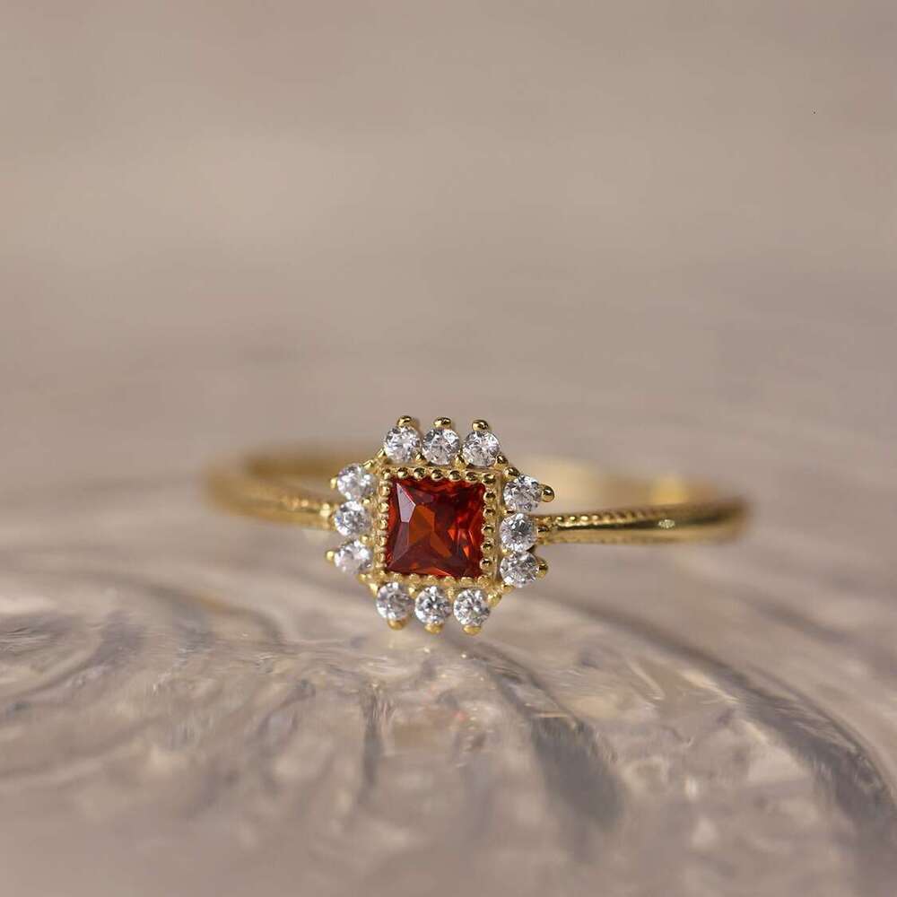 New Red Wine Small Sugar Cube Niche Design Light Luxury High-end French Micro-inlaid Fashion Ring