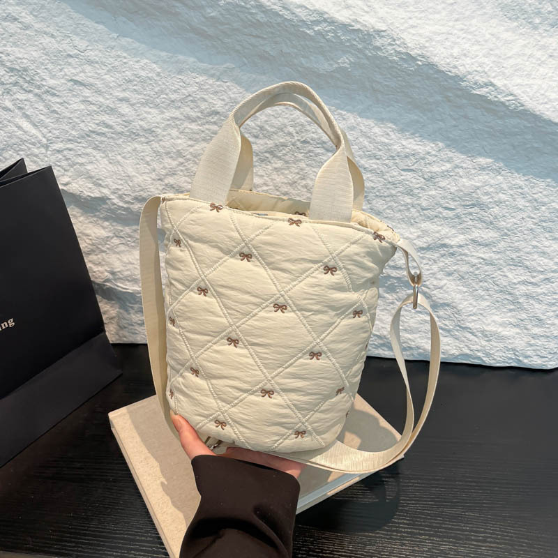 Free Shipping For Designers Korean Style Quilted Luxury Bag Bowknot Embroidered Bag Versatile Crossbody Bag 2025 New Niche Shoulder Bag Handheld Bucke