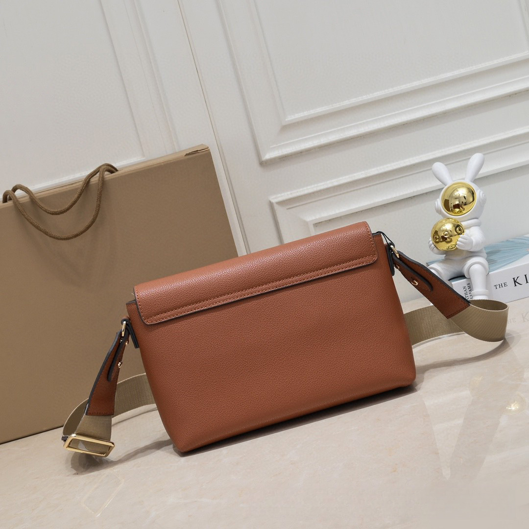 Brand High Quality New Style High-End Quality Leather Women's Bag, Designer Layer Cowhide Crossbody Bag, and Style Small Square Bag, New Free Del