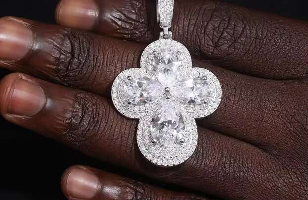 New Arrival Iced Christian Cross Pendant Solid 925 Sterling Silver with Moissanite Diamond Stone round Cross Necklace