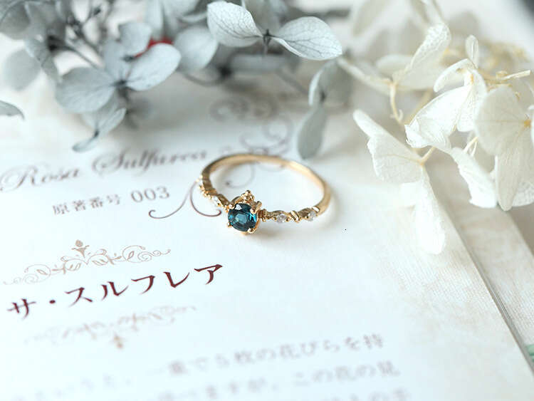 Sister Edition: High Imitation Wine Red Garnet Topaz Blue Exquisite Light Luxury Versatile Ring Women's Gift