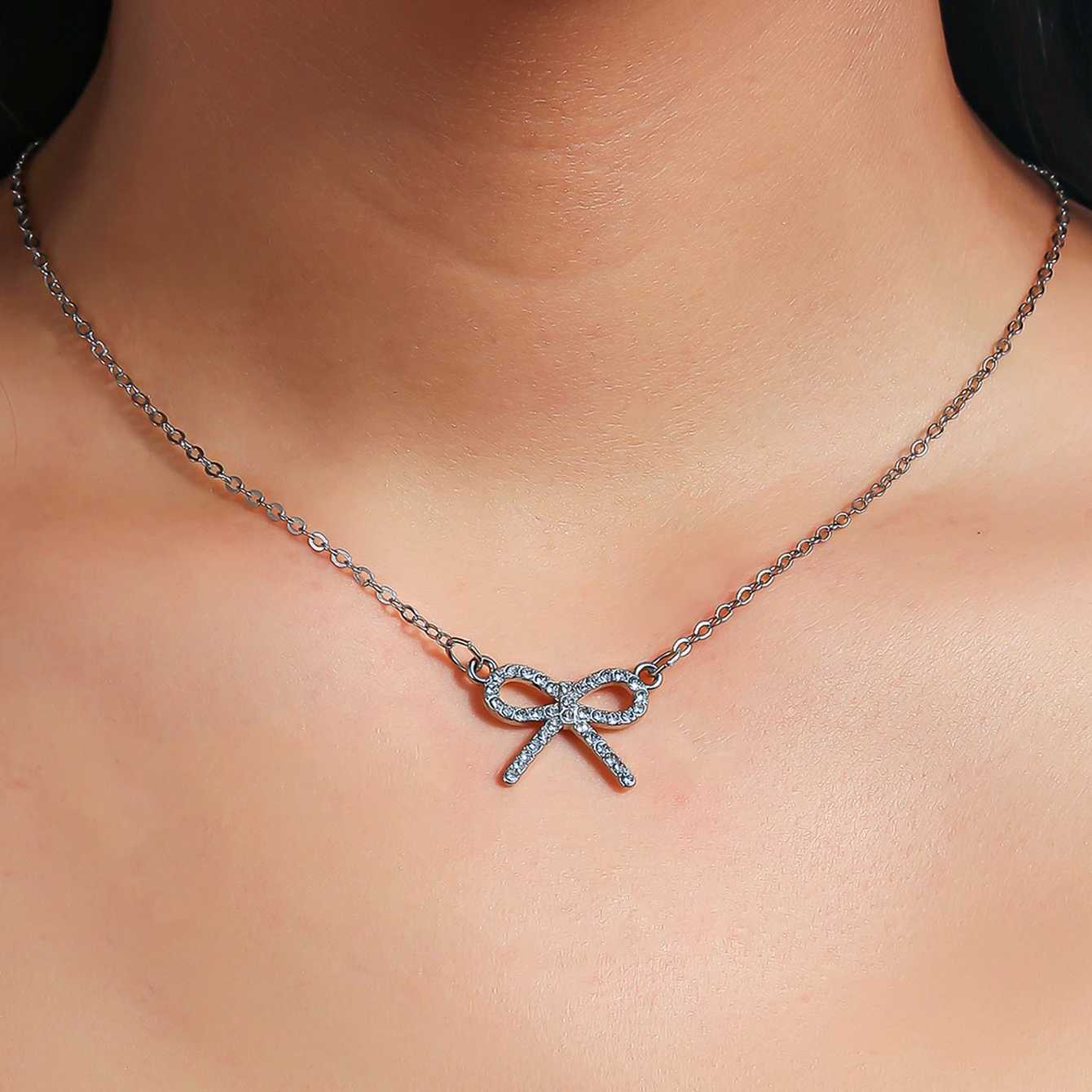 Summer Womens Fashion Simple Bow Decoration Necklace Inlaid Sparkling Rhinestones Charming Daily Versatile Party Jewelry W250618