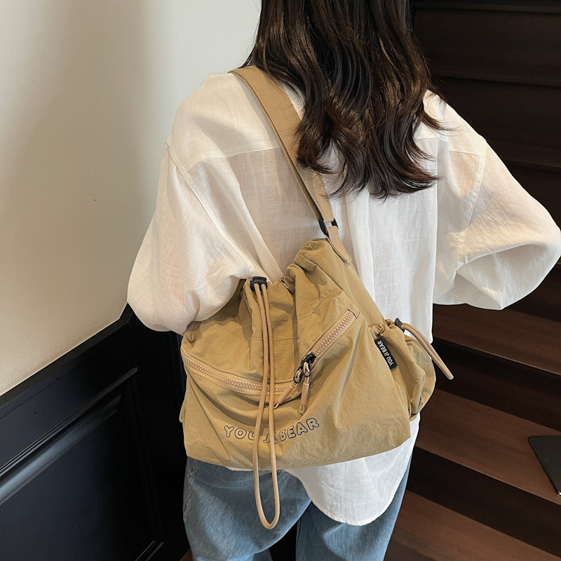 Free shipping designer Nylon Waterproof Tote Bag for Women Large Capacity 2025 New Commuter Multi-Pocket Crossbody Bag Lightweight Travel Bag for Wome