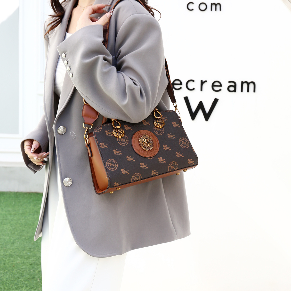 Free Shipping 2025 Summer New Designer Bag High-end Retro Fashion Handbag Multifunctional Women's Shoulder Bag Casual High-quality Shopping Bag