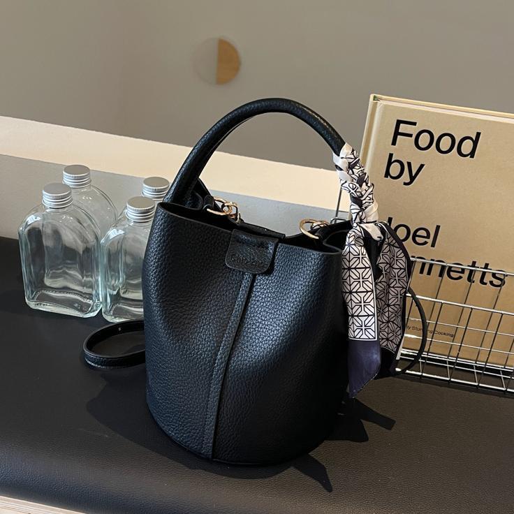 Free shipping designer Bag Simple Versatile Niche Bucket Bag Women Bag 2025 New Casual Fashion Shoulder Bag Handbag Crossbody Bag