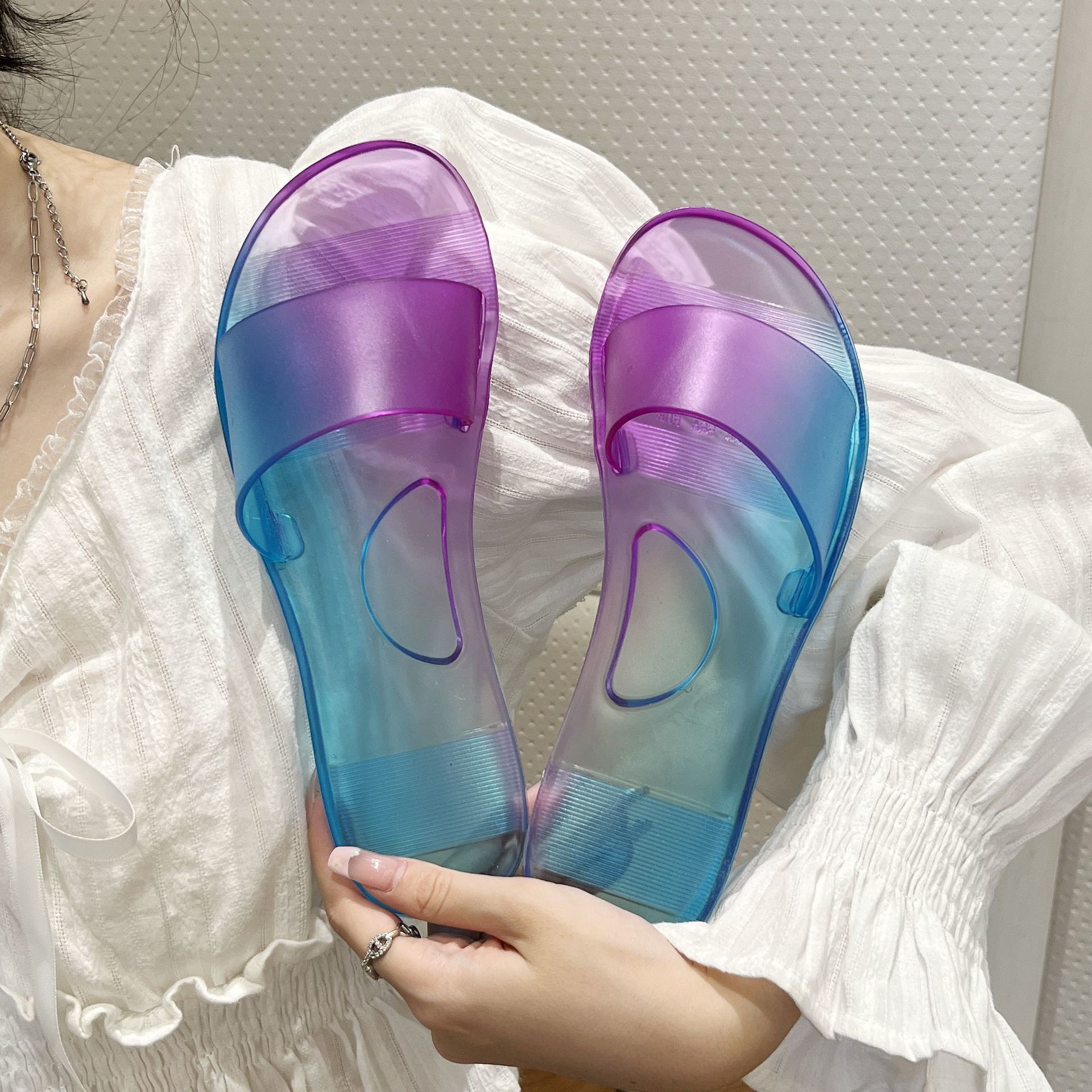 New women's transparent crystal shoes summer outdoor fashion Korean style anti slip women's sandals designer sandals home slippers