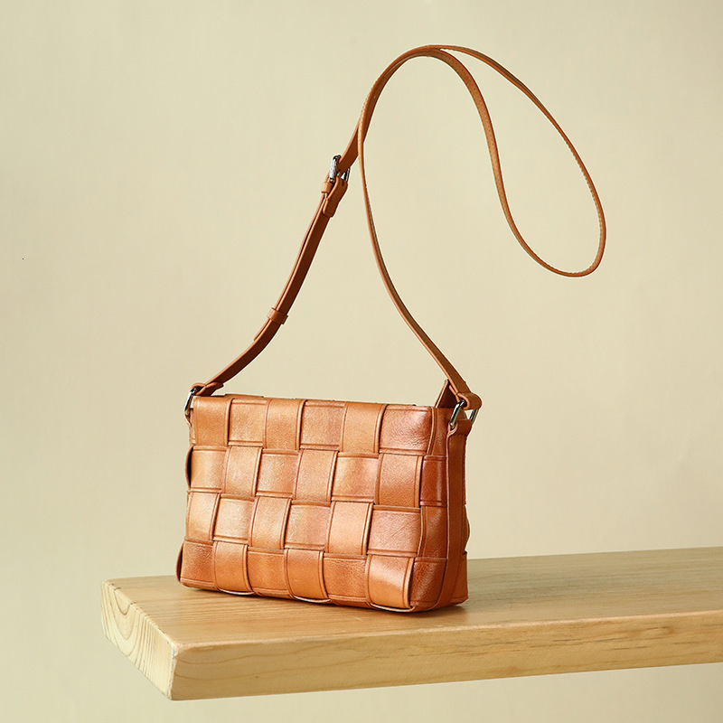Free shipping for designers Trendy Simple Large Capacity Luxury bag Square Shoulder Crossbody Bag Vintage Woven Casual Retro Bag Lightweight Commuter