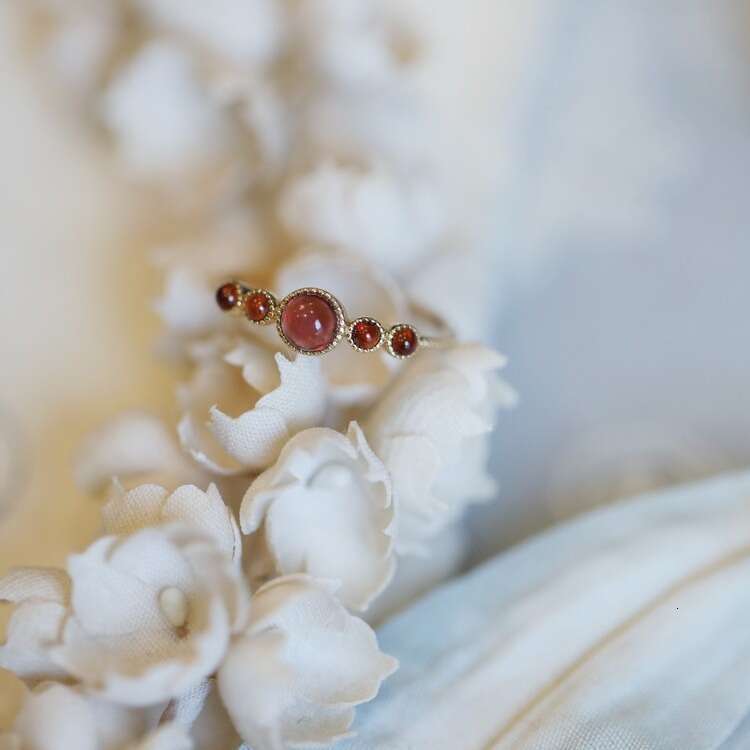 Rose Bouquet Brightening Natural Wine Red Garnet Light Luxury Romantic Women's Ring Elegant Style