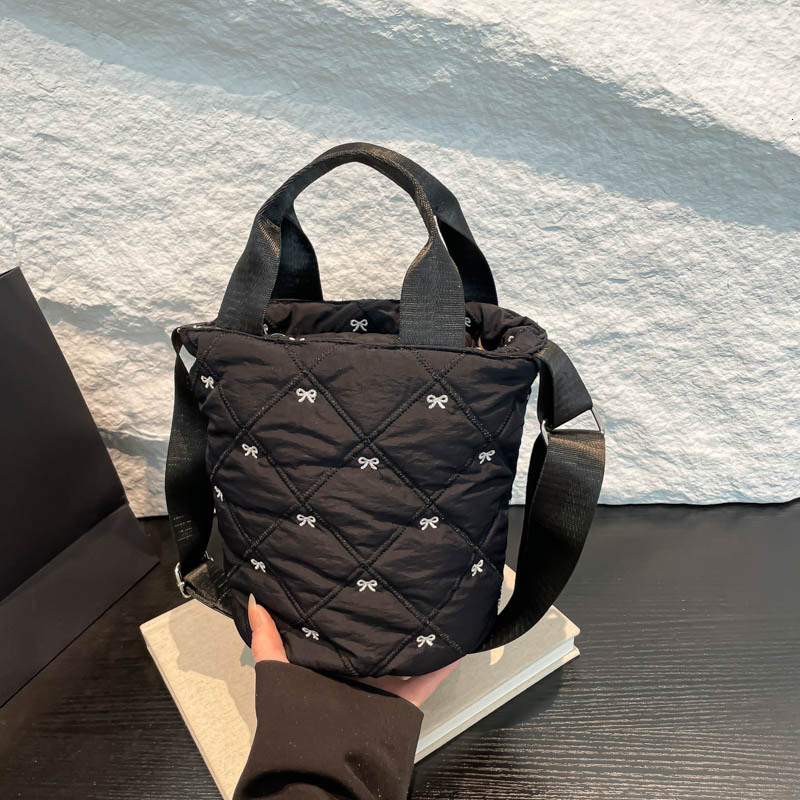Free Shipping For Designers Korean Style Quilted Luxury Bag Bowknot Embroidered Bag Versatile Crossbody Bag 2025 New Niche Shoulder Bag Handheld Bucke