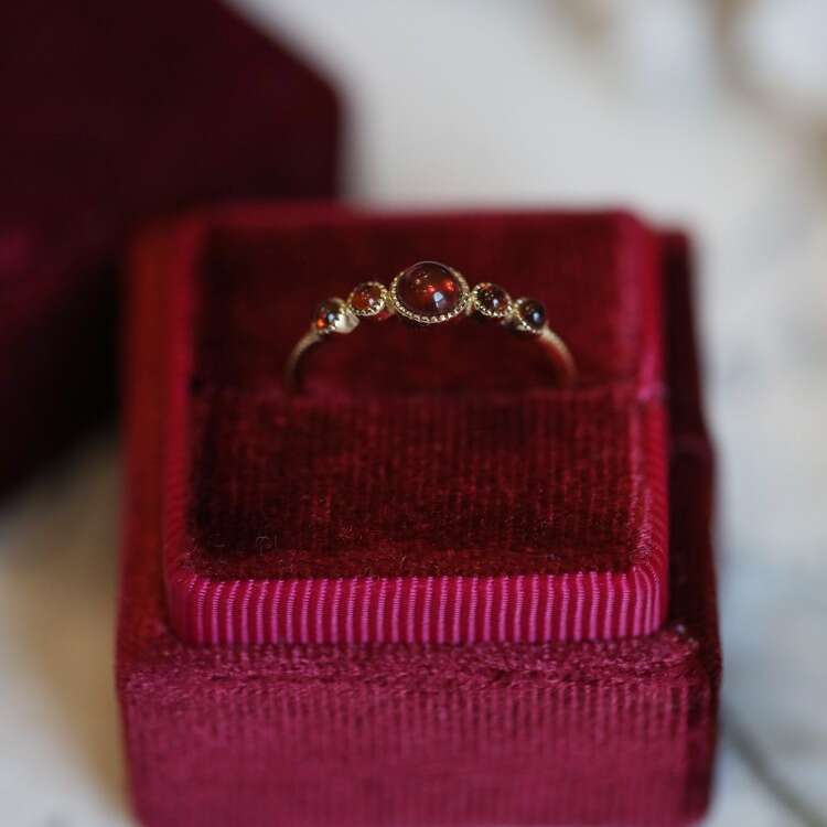 Rose Bouquet Brightening Natural Wine Red Garnet Light Luxury Romantic Women's Ring Elegant Style