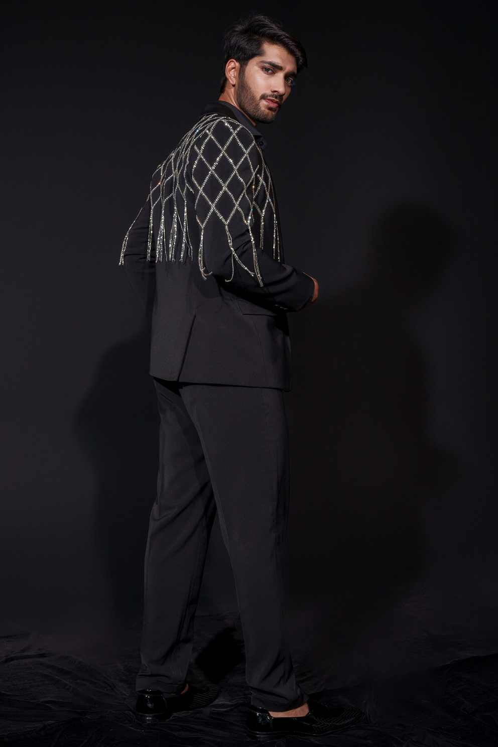 Designer Wedding Tuxedos 2 Piece Set Jacket Pants Tassels Men Suit Beaded Shawl Lapel Groom Wear Party Suits Customized