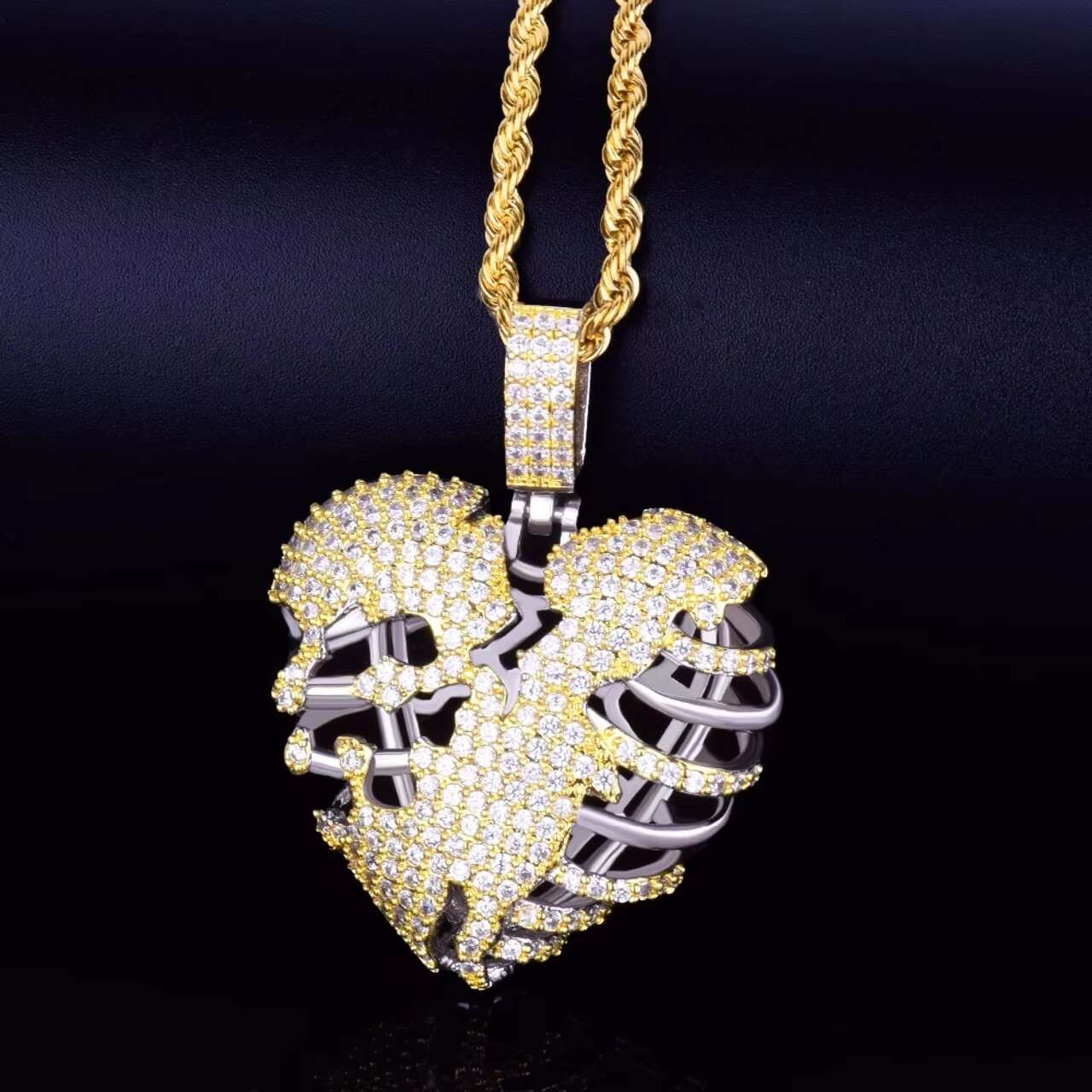 New Arrival Luxury 18k Gold .925 Silver Skeleton Heart Pendant Necklace Hip Hop Style Moissanite Pendants Charms