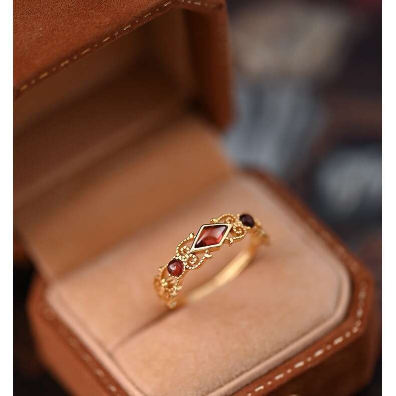 "Scarlet Fragrance" Light Luxury Versatile Ring Natural Garnet French High-end Feel Red Gift