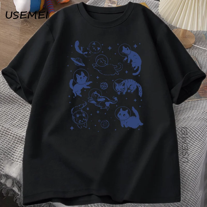 Retro Cats in Space 90s Graphic T Shirts Vintage Astronaut Cats T-Shirt Funny Kitten Tshirt Print Comfortable Round Neck T Shirt