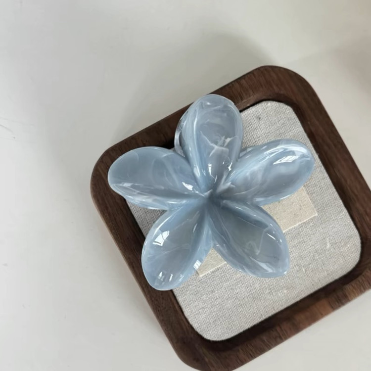 Elegant Niche Polka Dots Floral Half-Tie Headband with Cute Clips for Casual Styling