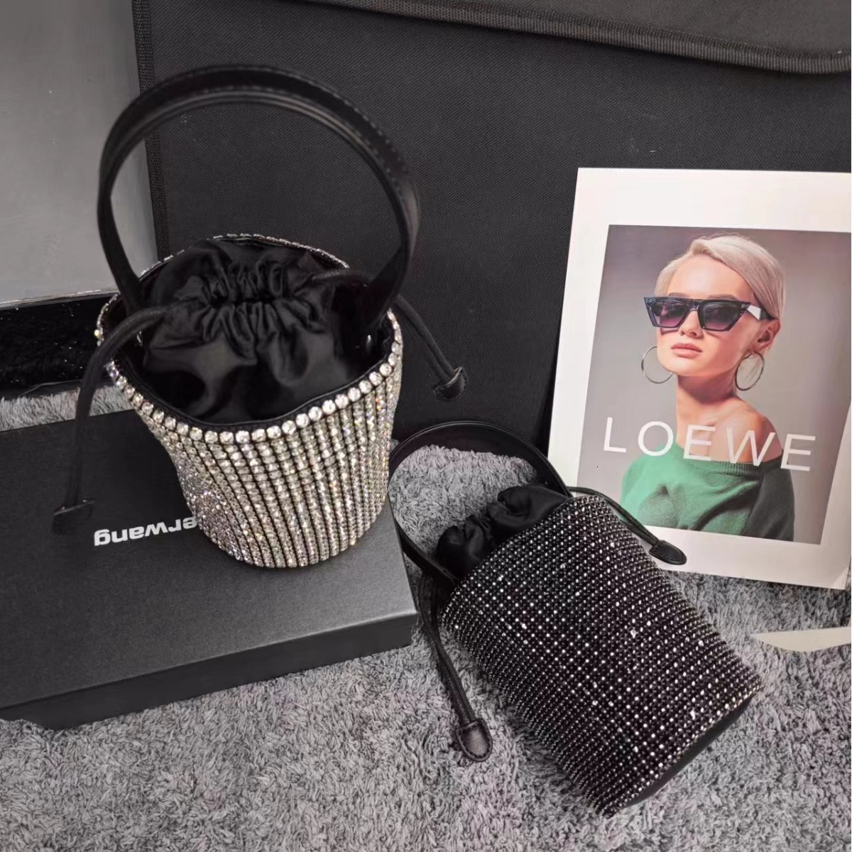 High Quality New Style Super Rhinestone Bag Handbag Design Sense Evening Bag Niche Light Crossbody Bag Women Small Tote Diamond Bag New Free Delivery 