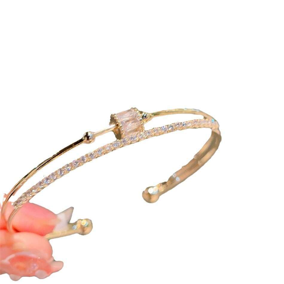 Xiaoman Waist Dongdaemun Niche Circle 2024 Versatile Simple Bracelet Women's Elegant Jewelry