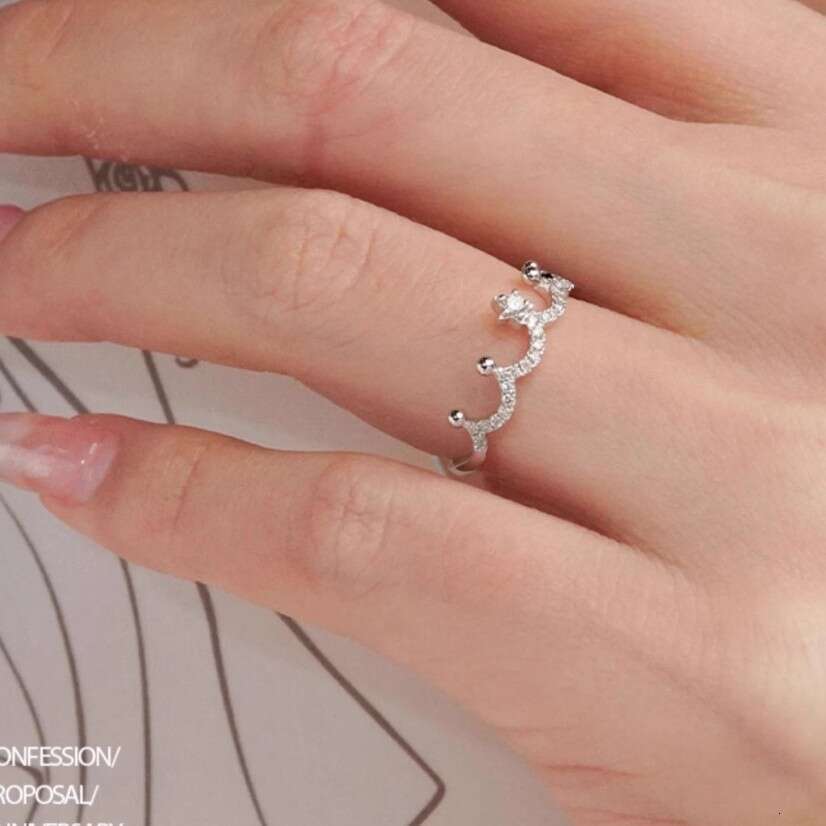 Crown for Women, Exquisite Light Luxury Palace Style, Adjustable Open Finger Ring, Fashionable and Elegant Diamond-Studded Ring