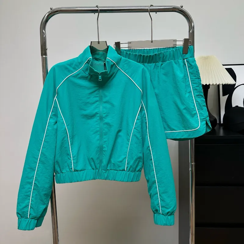 Designer Yoga Sports Set Womens Blazer Mock Neck Jacket+sports Shorts Leisure Fashion Turtleneck Coat Outdoor Long Sleeve Cardigan Full Zip Studio to 