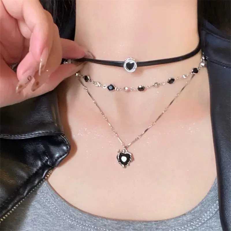 Gothic Y2K Multi Layer Black Peach Heart Pendant Choker Clavicle Chain Necklace For Women Girls Aesthetic Jewelry Accessories W250618