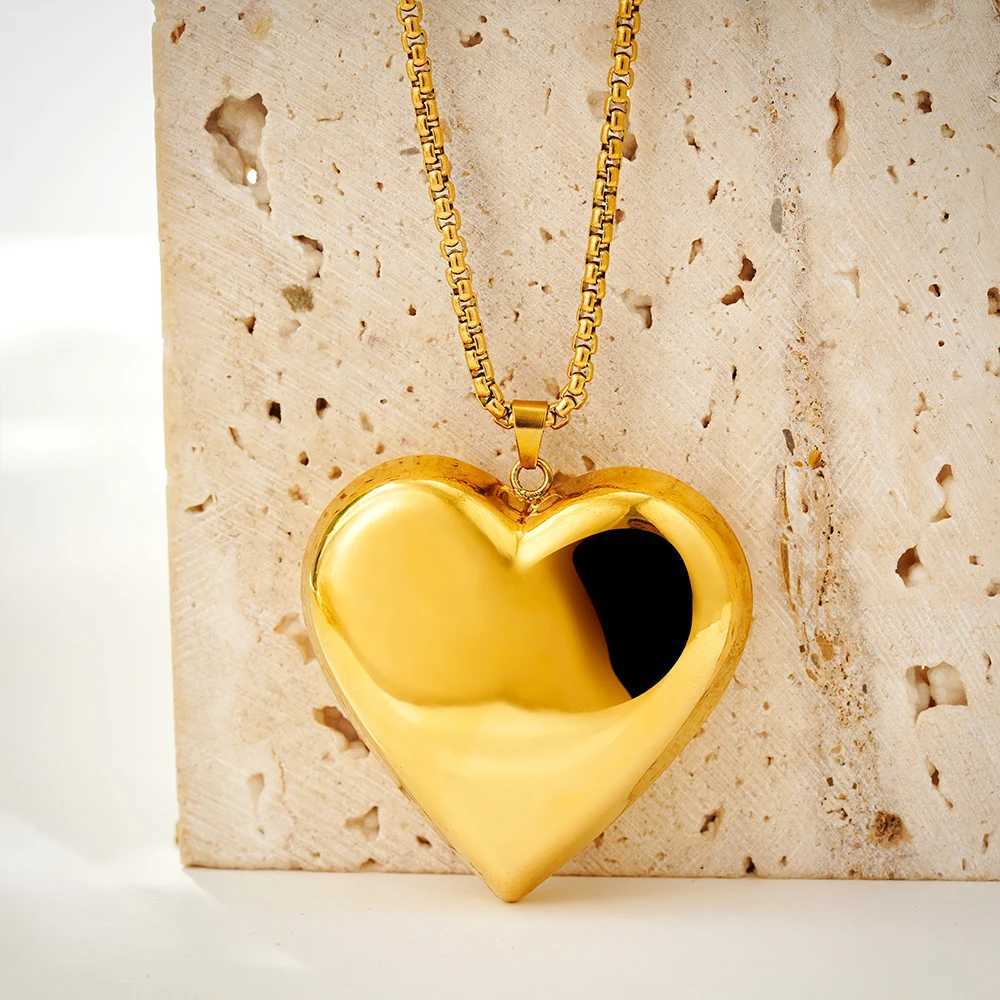 Exaggerated Punk Oversize Heart Pendant Necklace for Women Glossy Gold Plated Chunky Love Necklaces Stainless Steel Jewelry W250618