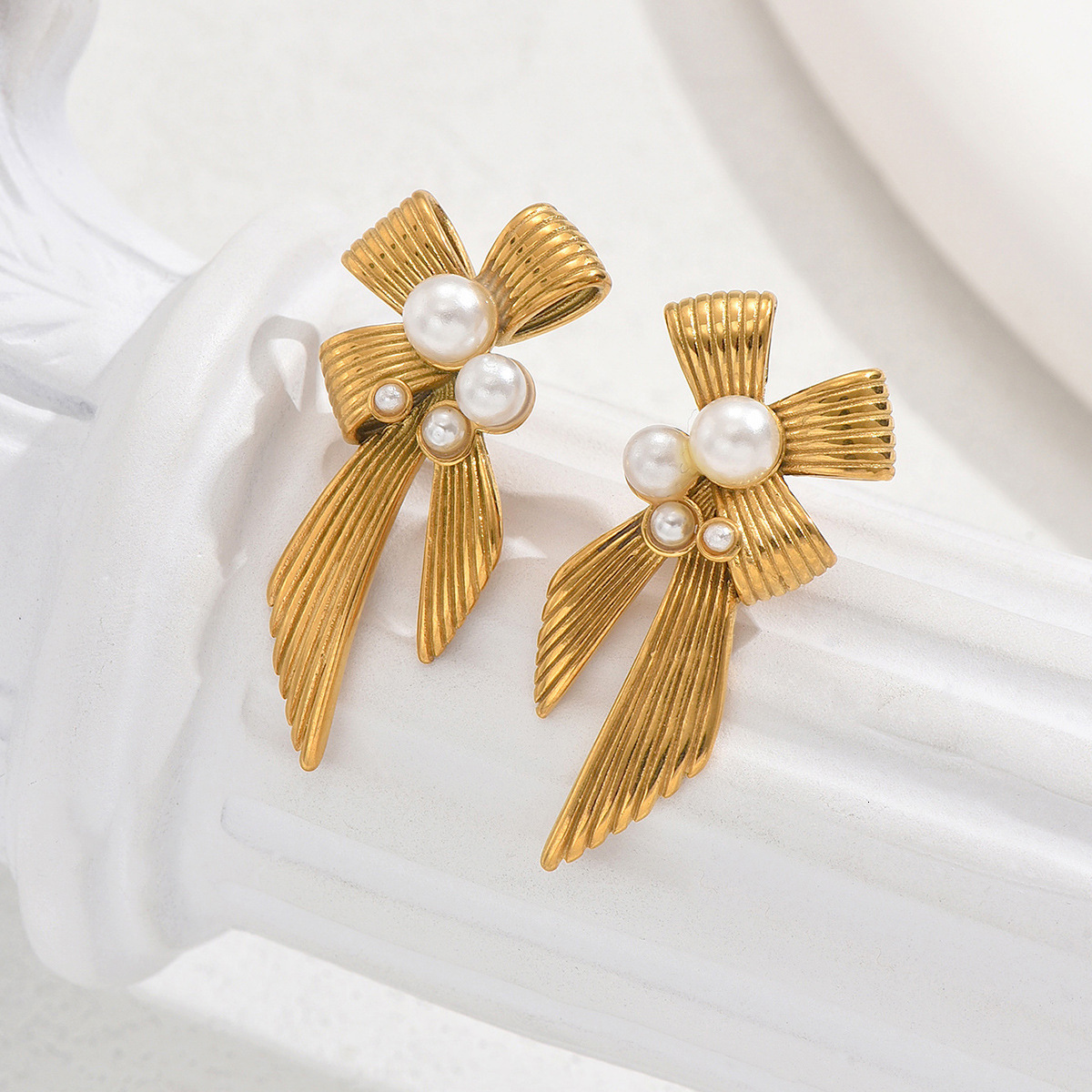 Unique Light Style Bowknot Simple Pearl Inlaid Texture Design Stud Earrings Elegant Ear Pendants