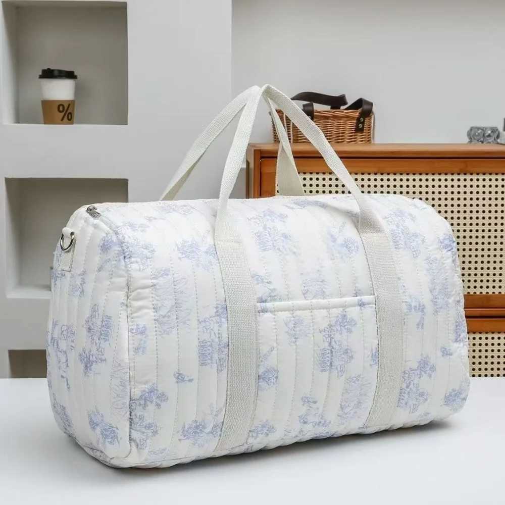 Quilted Duffle Bag For Women Cute Weekender Bag Heart Floral Travel Bag Aesthetic Puffer Travel Bag Diaper Tote Bag Vacation W250618