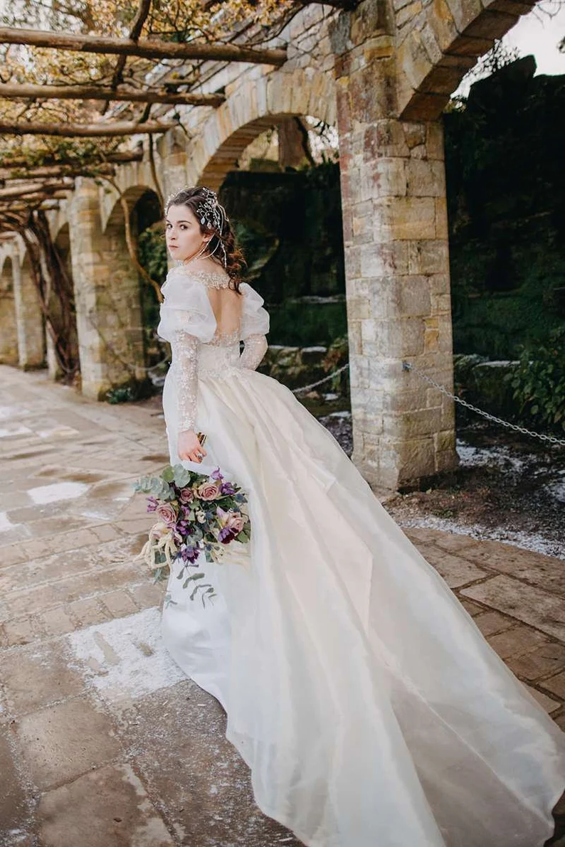 Fantasy Country A-Line Wedding Dresses with removable train Off Shoulder Long Sleeves Ivory Boho Bridal Gown Custom Made Open Back Garden Vestido De N