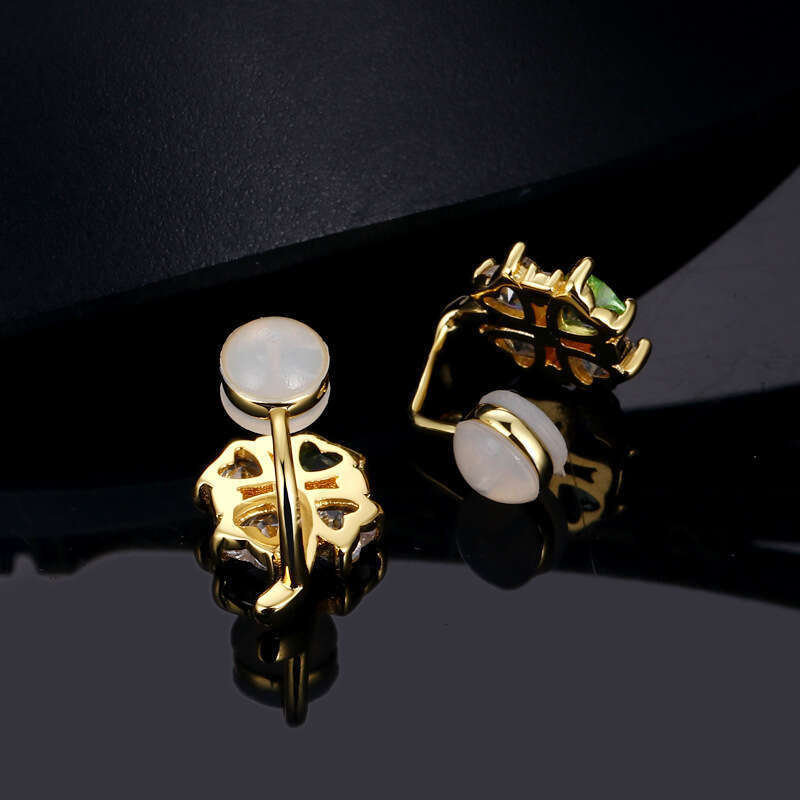 Spring Wild Series Heart Clover Non-Pierced Niche Design Mosquito Coil Ear Clips High-End Feel