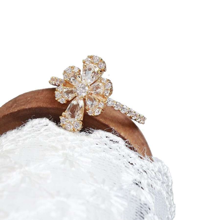 New Fashion OL Personality Flower Light Luxury Goddess Temperament Zircon Versatile Open Ring