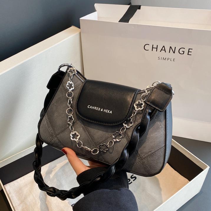 Free shipping designer Bao Bao Niche Wasteland Bag 2025 New Women Bag Versatile Crossbody Bag Retro Shoulder Bag Underarm Bag Small Square Bag