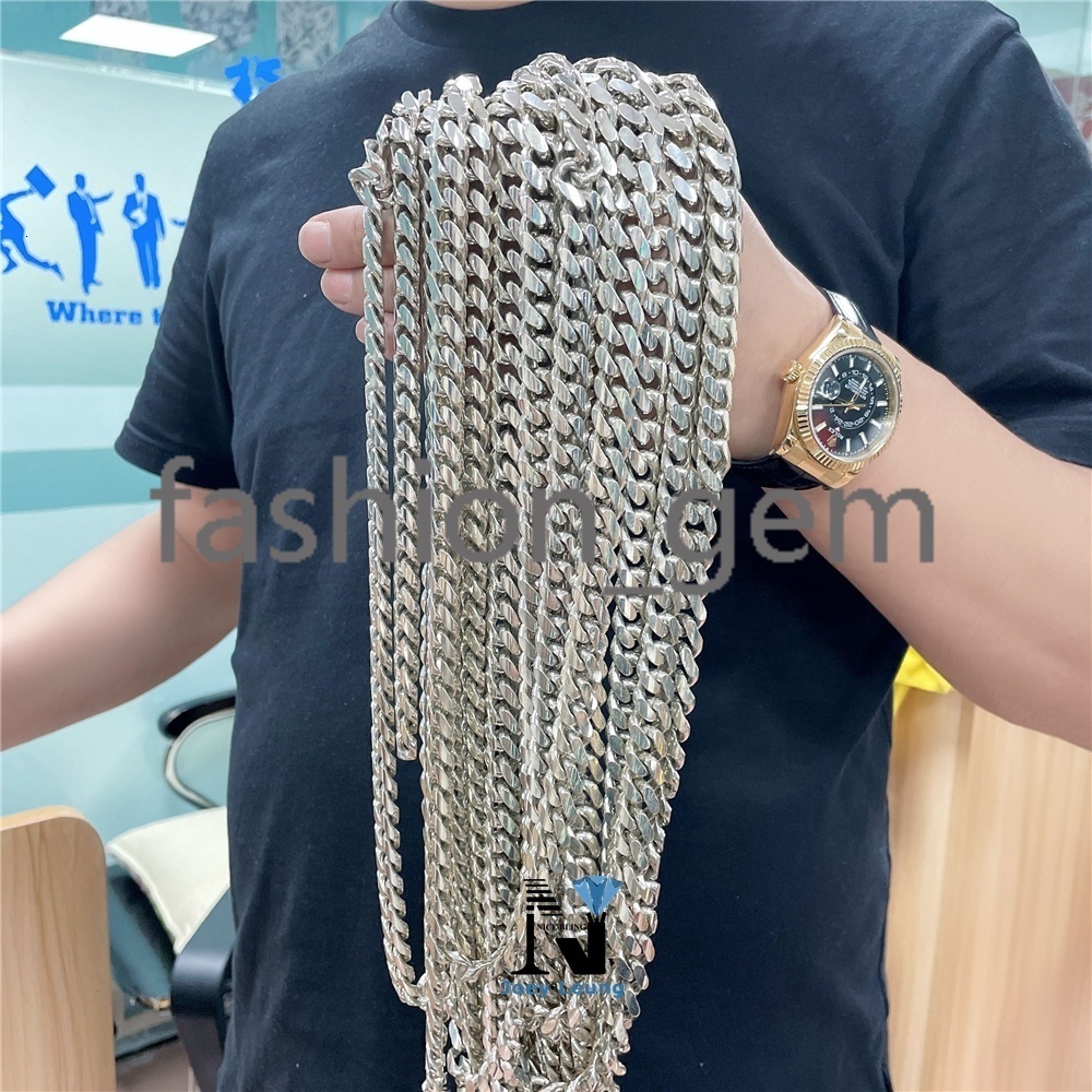 Buss Down Fade Handcrafted Work Miami Cuban Thick 12mm Iced Out Moissanite Lock Solid Cuban Chain Cuban Link