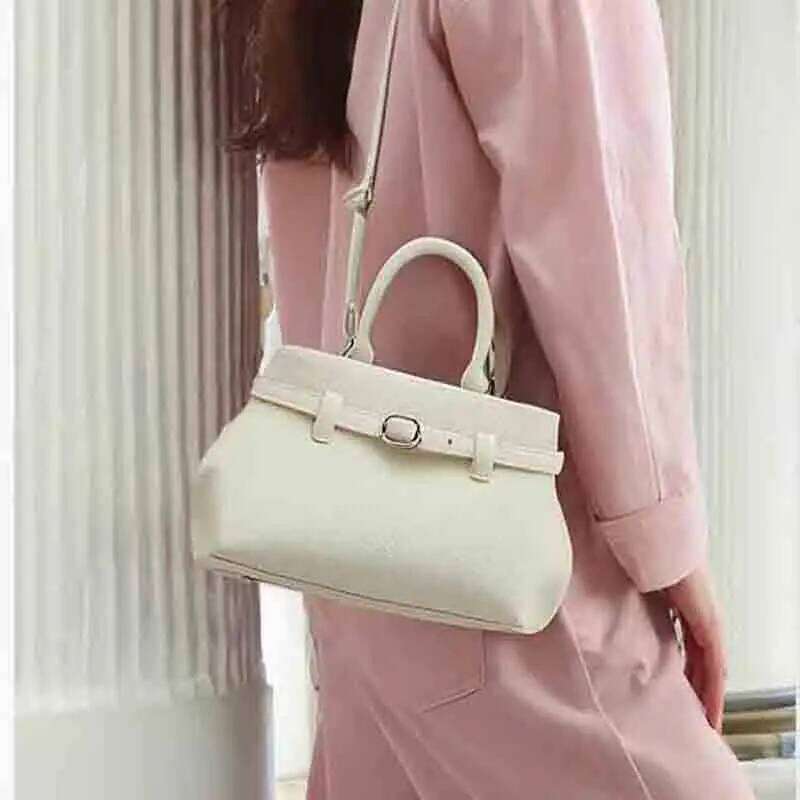 New Leather Handbag Premium Simple Versatile Messenger Niche Design Commuter Women's Bag Exquisite And Compact