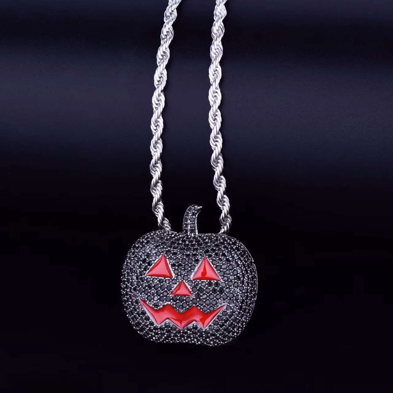 New Arrival Hip Hop Style Moissanite Necklace Halloween Pumpkin Pendant with Fancy Design