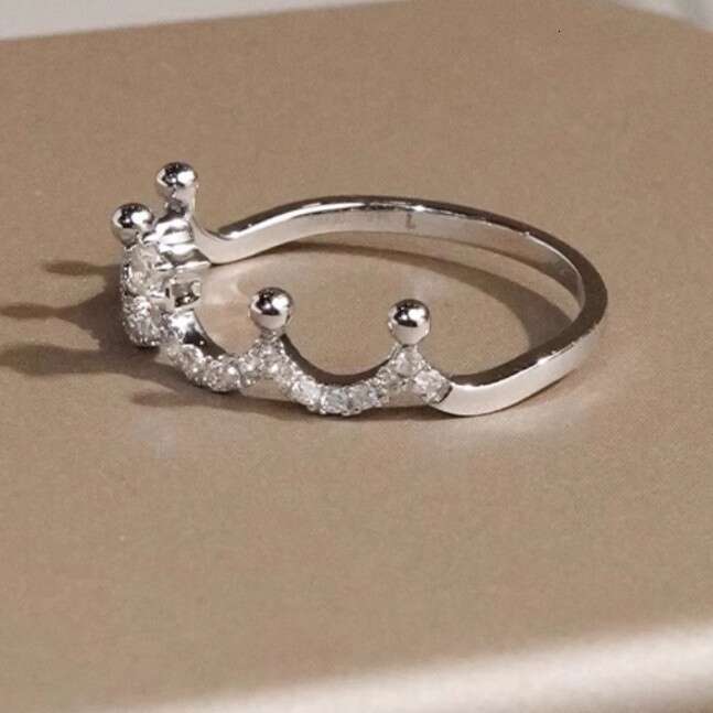 Crown for Women, Exquisite Light Luxury Palace Style, Adjustable Open Finger Ring, Fashionable and Elegant Diamond-Studded Ring