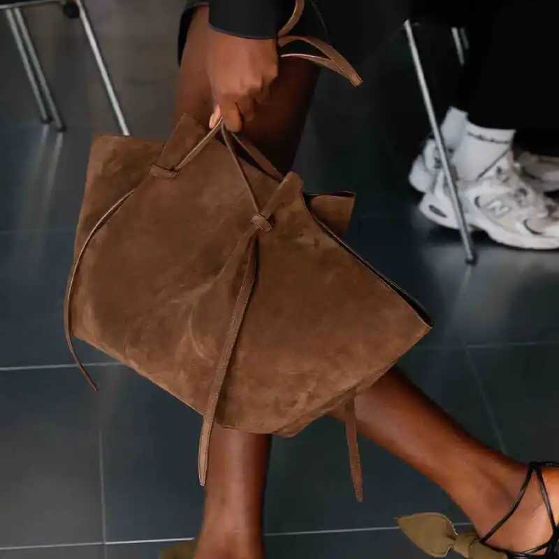 Wens Shoulder Bag Suede Nubuck Large Capacity Handheld Wing Tote Bag Designer LG Shoulder Strap Shopping Roy Bags New B250618