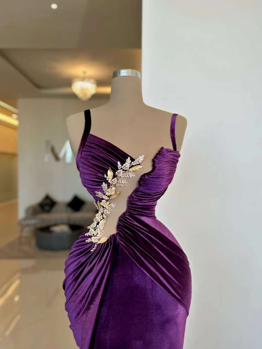 Simple Velvet Evening Dresses Appliques Pleats Gown Spaghetti Straps Sleeveless Sweep Train Dress Party Customized Dress