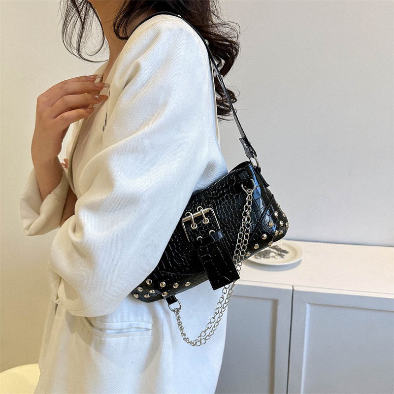 Free Shipping 2025 New Designer Bag Fashionable Simple High-end Trendy Single Shoulder Handbag Casual High-quality Women's Commuting Shopping Bag