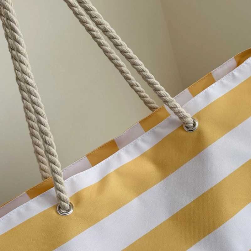 Striped Zipper Outer Bag for Outdoor Travel and Shoulder Waterproof and Sand Resistant Canvas Convenient Folding Beach Bag B250618