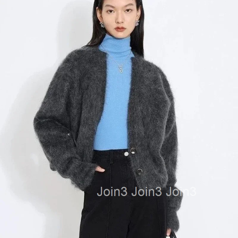 Ladies Sweaters Short Knitted Top for Women Crop Cardigan Brown Sale 90s Vintage Korean Style Y2k Winter 2025 Cold Clothing Warm