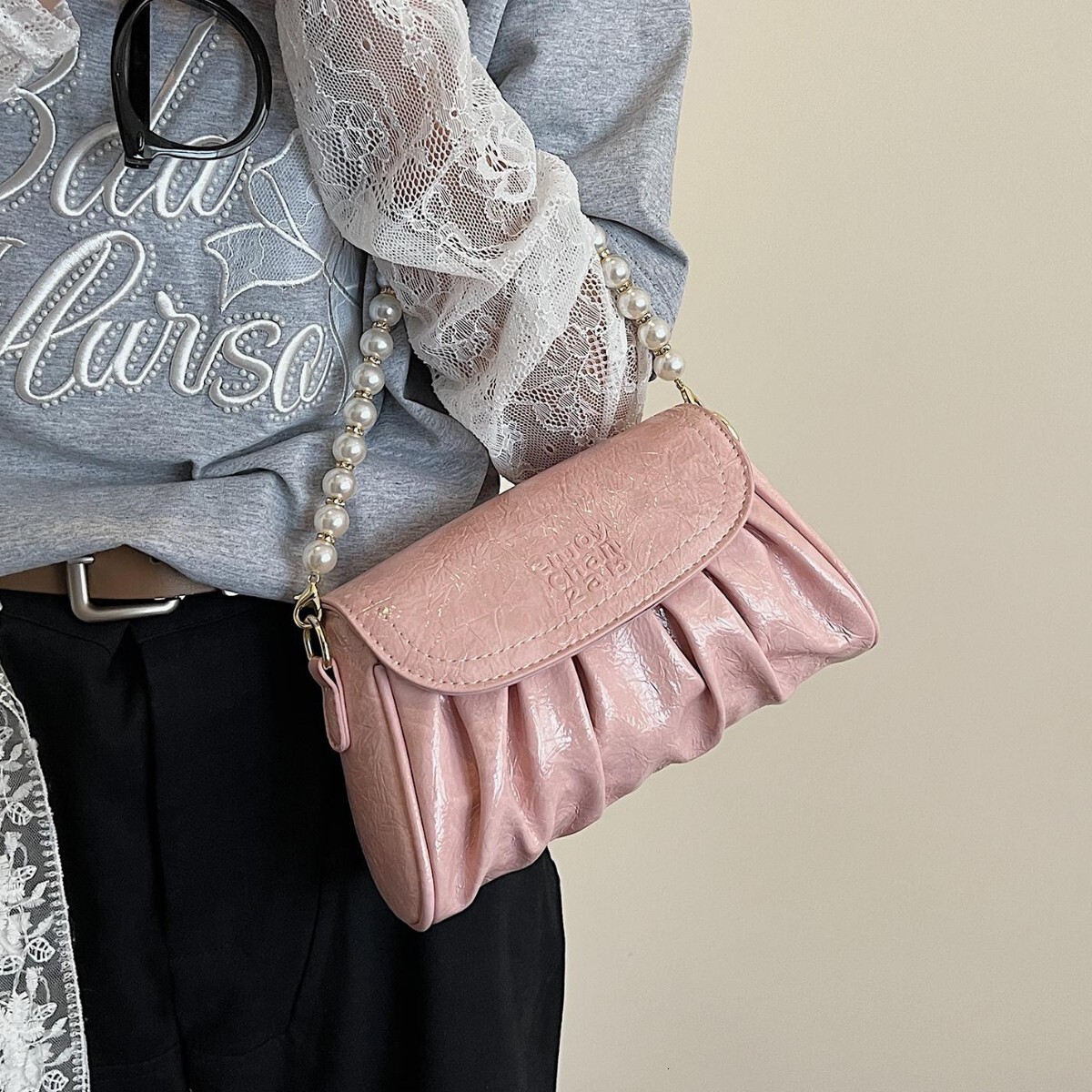 Free shipping designer Summer Trend Wrinkle Cloud Bag for Women 2025 New Fashionable Stylish Shoulder Bag High-end Commuter Crossbody Bag