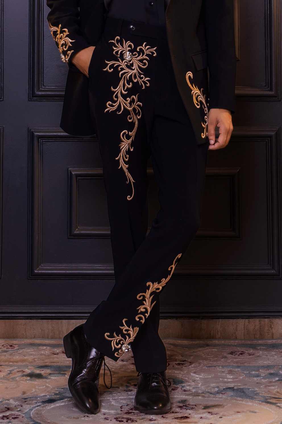 Tailored Men Wedding Suits 2 Pieces Gold Appliques Groom Wedding Party Tuxedos Slim Fit Male Blazer Costumes Homme